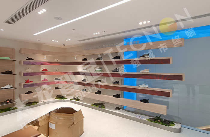 ecco爱步品牌店的LED货架屏